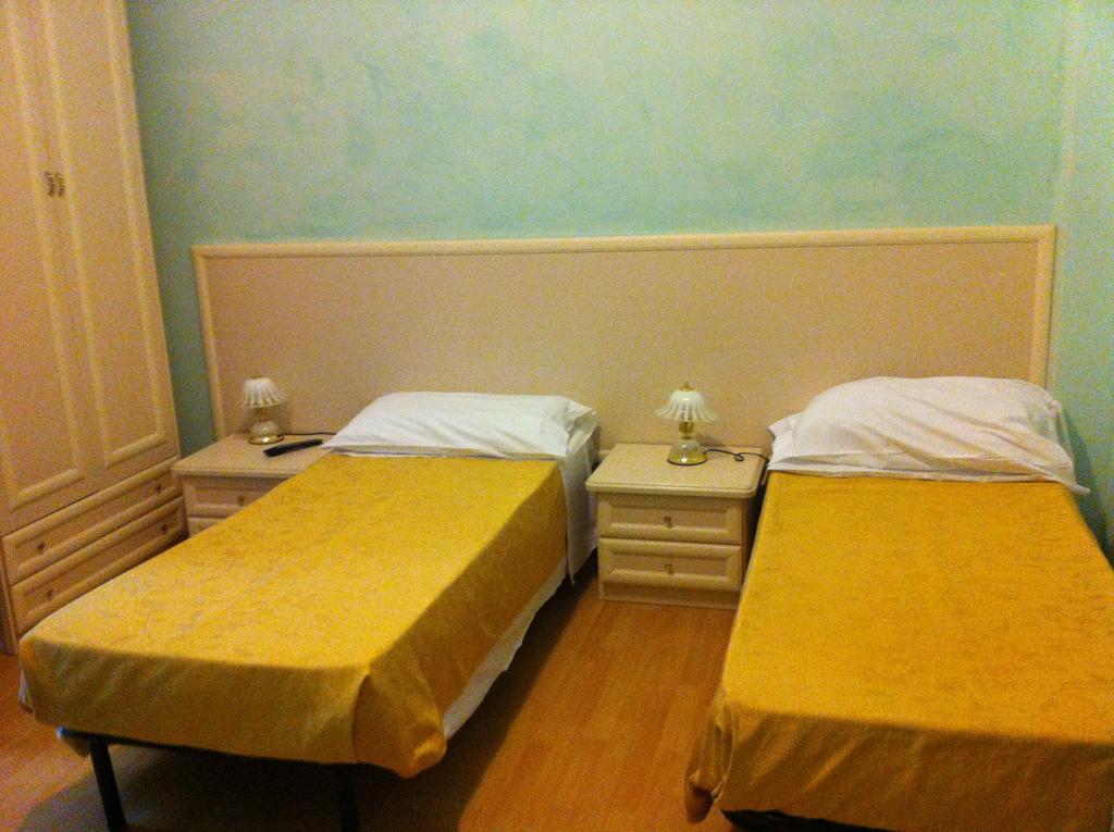 Motel White House Cerveteri Zimmer foto